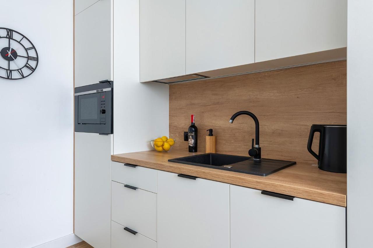 Sliska 3 - Studio - 100M Od Zlotych Tarasow Oraz 200M Od Dworca Centralnego, Piekny Widok Na Panorame Warszawy - Wifi - Smart Tv 55 Cali - Better Rental Варшава Екстериор снимка