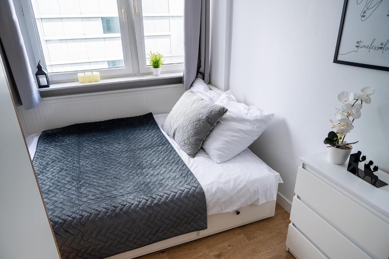 Sliska 3 - Studio - 100M Od Zlotych Tarasow Oraz 200M Od Dworca Centralnego, Piekny Widok Na Panorame Warszawy - Wifi - Smart Tv 55 Cali - Better Rental Варшава Екстериор снимка